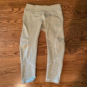 Athleta mid rise cropped leggings
